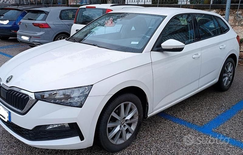 Usata Skoda Scala Ambition 90 CV (66 kW) 2021 Bianco Utilitaria