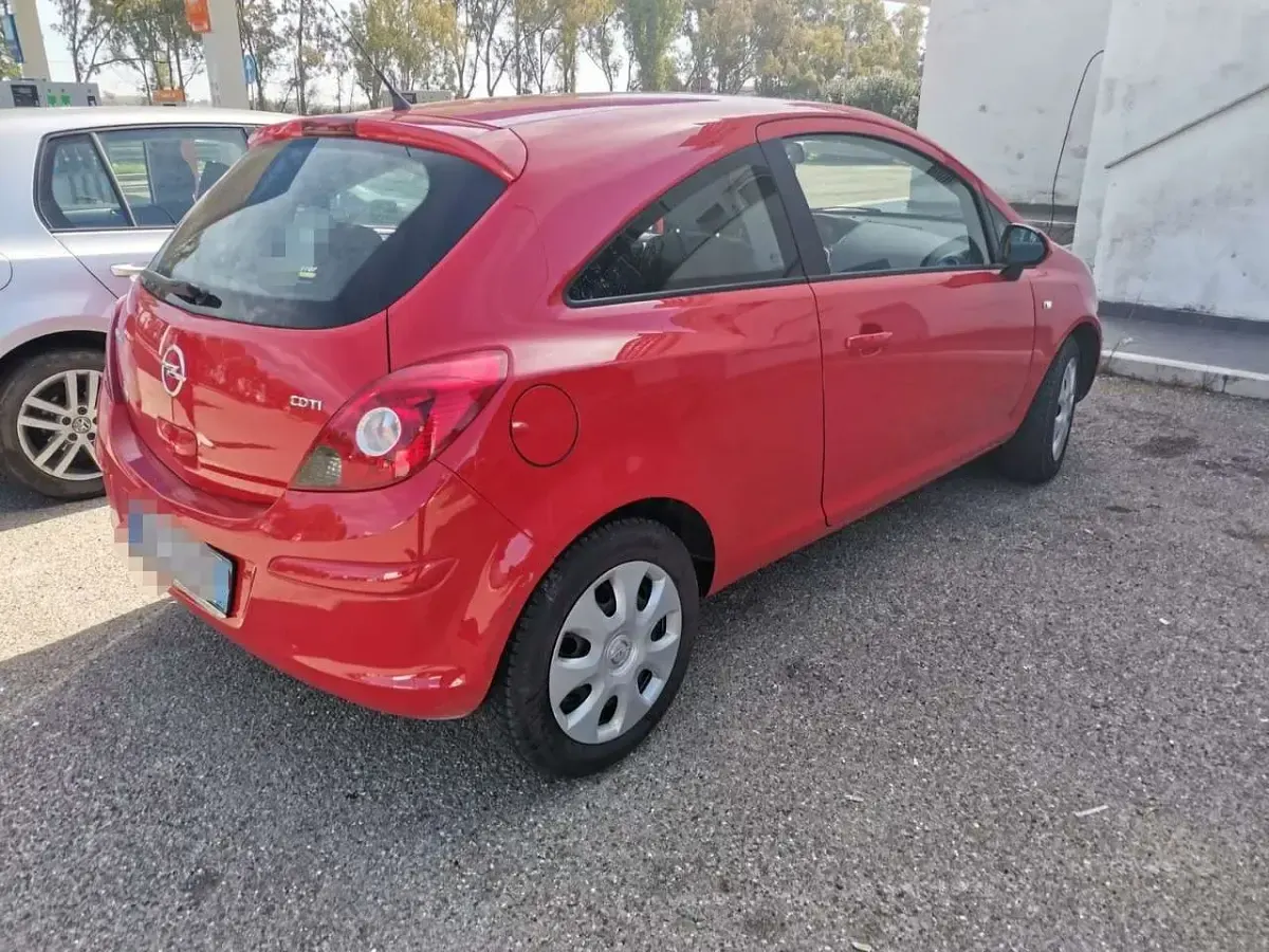 Usata Opel Corsa Edition 75 CV (55 kW) 2014 Rosso Utilitaria