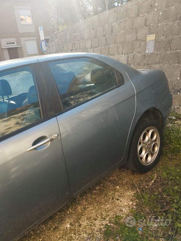 Usata Alfa Romeo 156 140 CV (102 kW) 2003 Blu Berlina