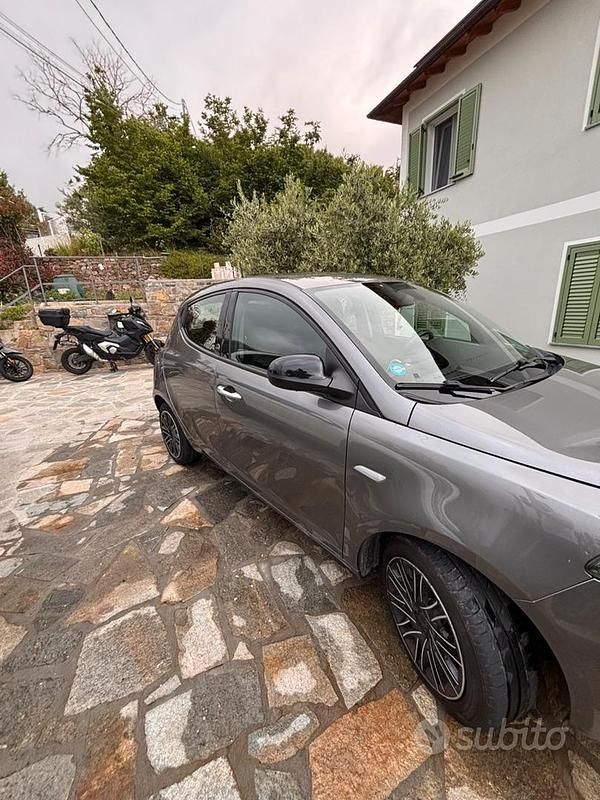 Usata Lancia Ypsilon 69 CV (50 kW) 2021 Utilitaria