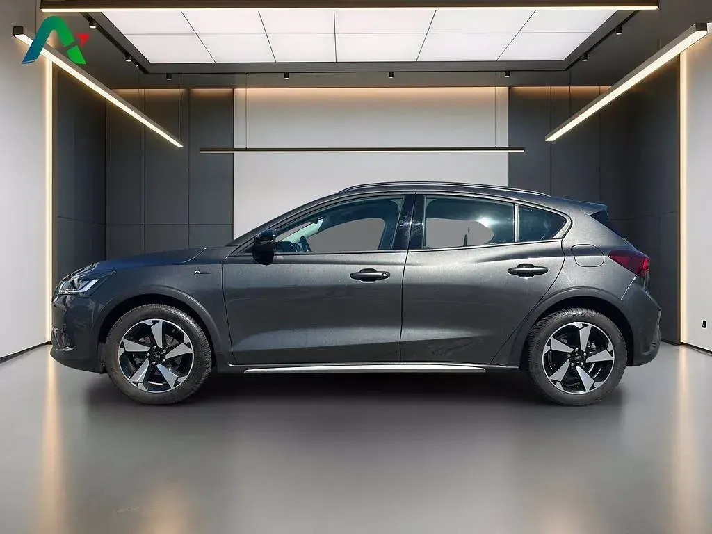 Usata Ford Focus Active 125 CV (91 kW) 2022 Grigio Berlina