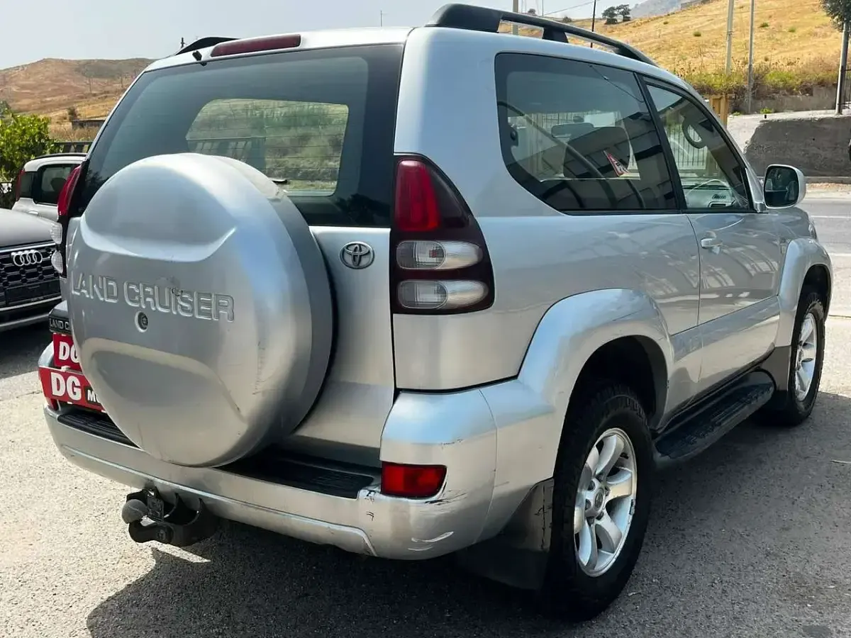 Usata Toyota Land Cruiser Sol 166 CV (122 kW) 2004 Argento SUV