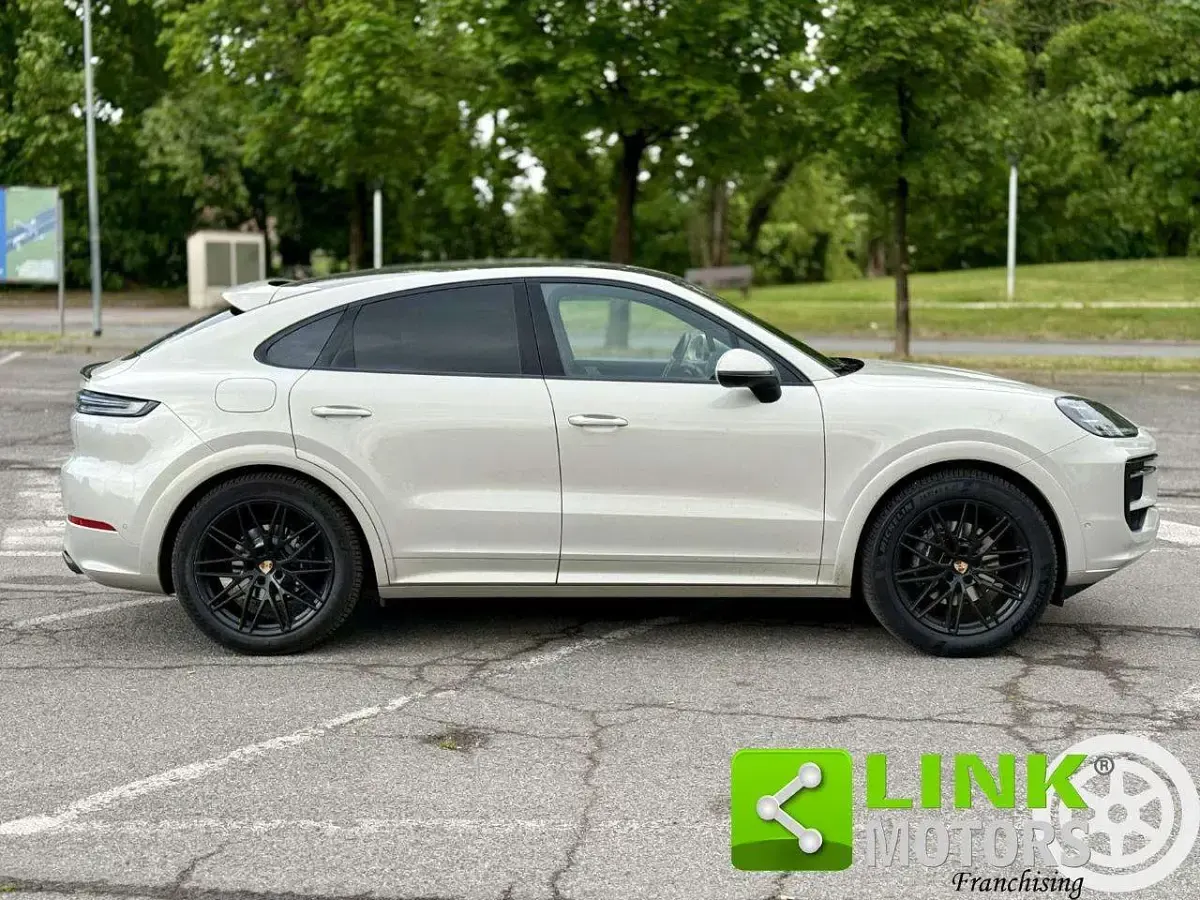 Usata Porsche Cayenne Sport 352 CV (258 kW) 2025 Bianco SUV