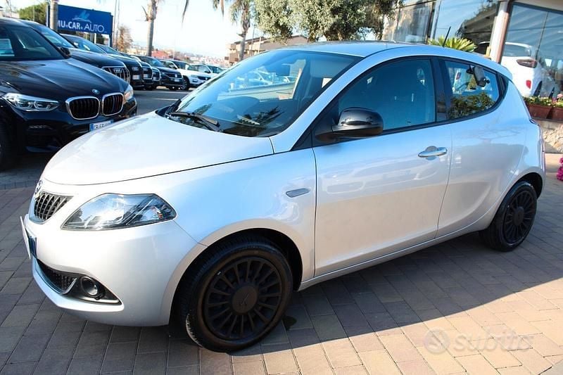 Usata Lancia Ypsilon S 69 CV (50 kW) 2022 Grigio Utilitaria