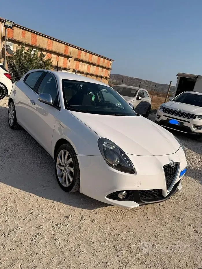 Usata Alfa Romeo Giulietta 120 CV (88 kW) 2016 Bianco Utilitaria