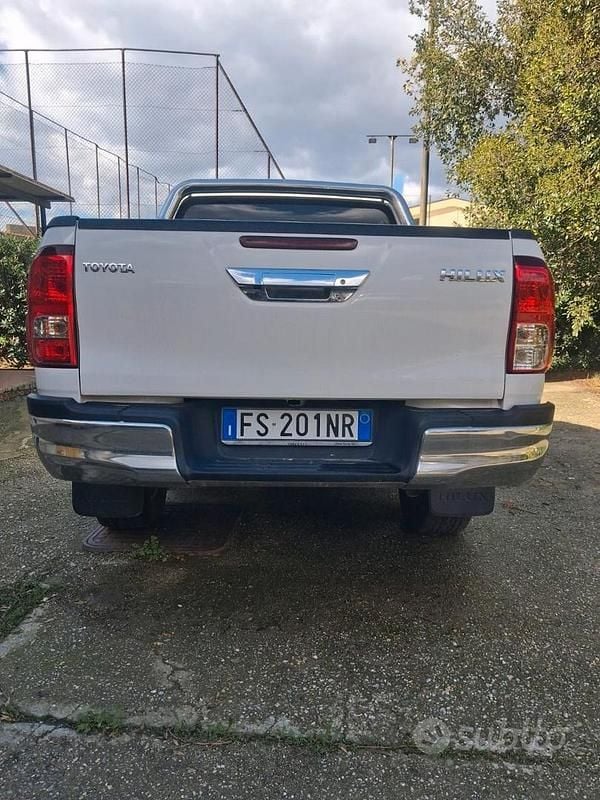 Usata Toyota HiLux 150 CV (110 kW) 2018 Bianco Pick-up