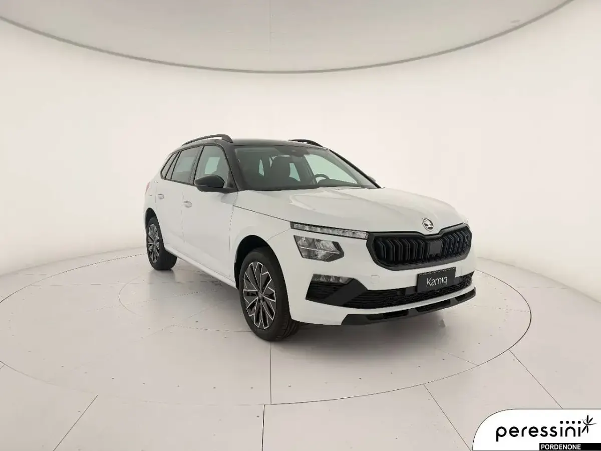 Nuova Skoda Kamiq 116 CV (85 kW) 2026 Bianco luna metallizzato nero SUV