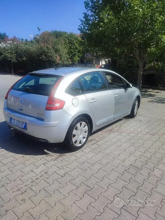 Usata Citroën C4 110 CV (80 kW) 2005 Grigio Berlina