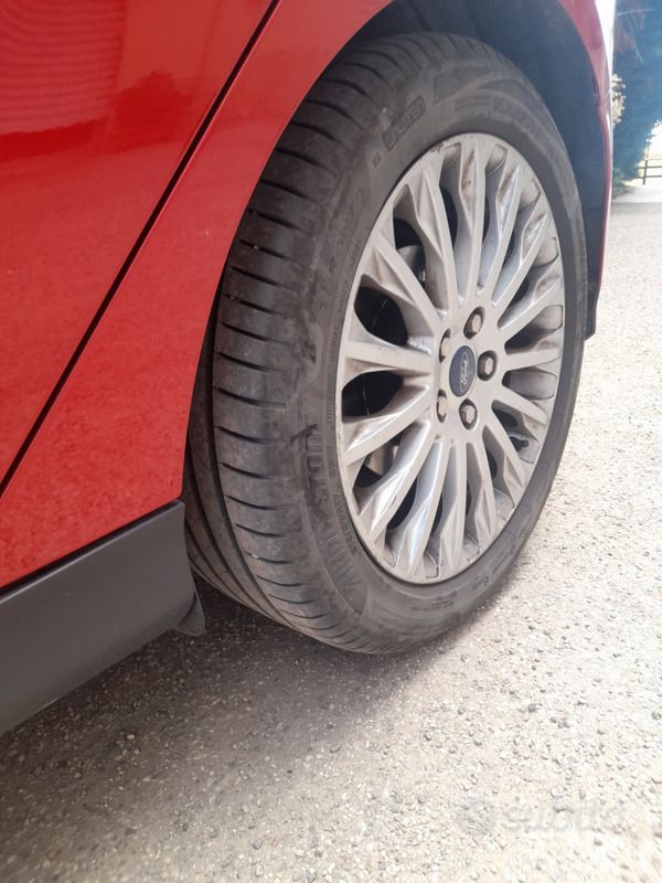 Usata Ford Focus Titanium 115 CV (84 kW) 2011 Rosso Berlina