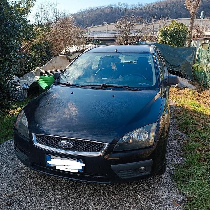 Usata Ford Focus 90 CV (66 kW) 2007 Nero Station wagon
