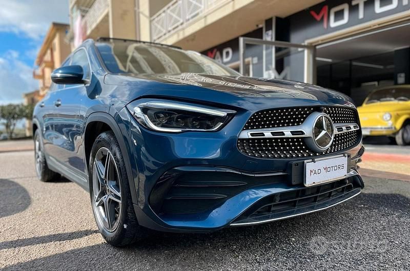 Usata Mercedes GLA200 Premium 150 CV (110 kW) 2022 Grigio SUV