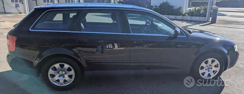 Usata Audi A4 Ambiente 131 CV (96 kW) 2004 Nero Station wagon