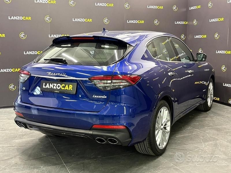 Usata Maserati Levante 275 CV (202 kW) 2021 Blu/azzurro SUV