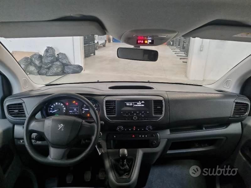 Usata Peugeot Expert 116 CV (85 kW) 2019 Grigio Furgone