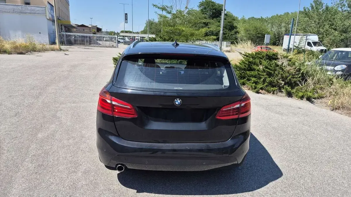 Usata BMW 214 Active Tourer Sport Line 95 CV (69 kW) 2017 Nero Monovolume