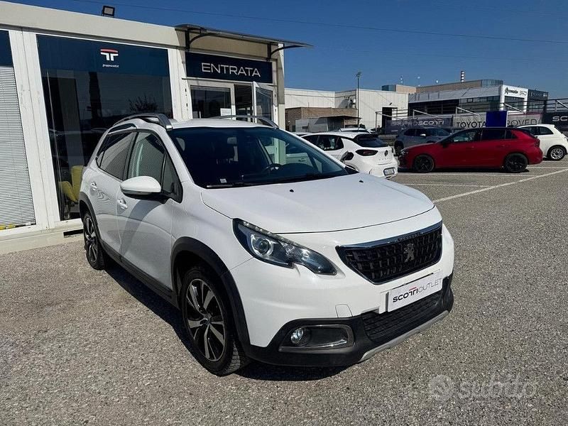 Usata Peugeot 2008 Allure 99 CV (72 kW) 2017 Bianco SUV