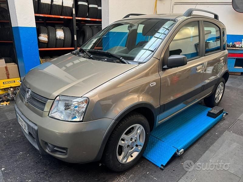 Usata Fiat Panda Climbing 60 CV (44 kW) 2008 Utilitaria