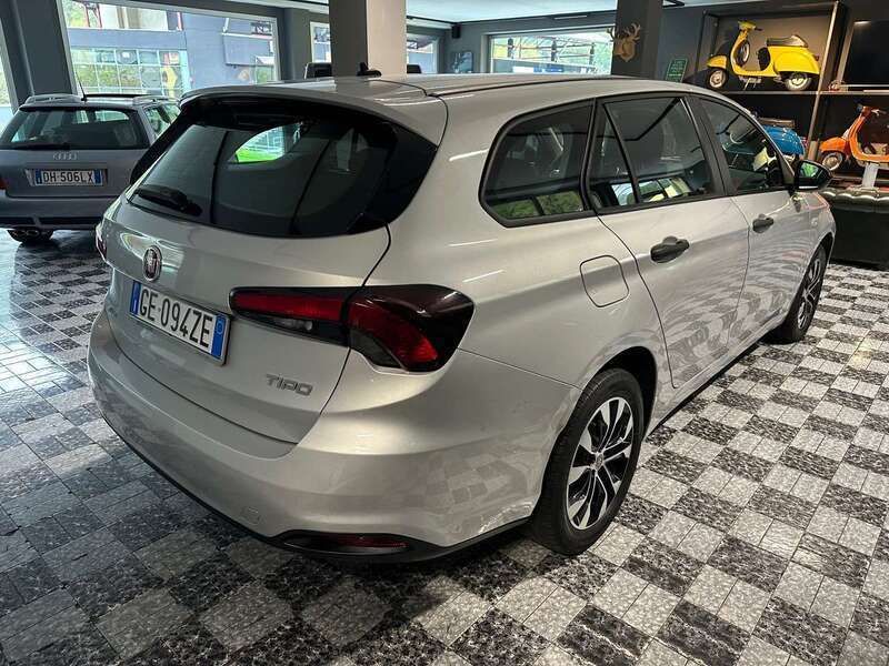 Usata Fiat Tipo Business 131 CV (96 kW) 2021 Argento Station wagon