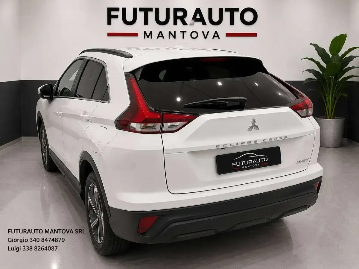 Usata Mitsubishi Eclipse Cross Intense 98 CV (72 kW) 2022 Bianco SUV