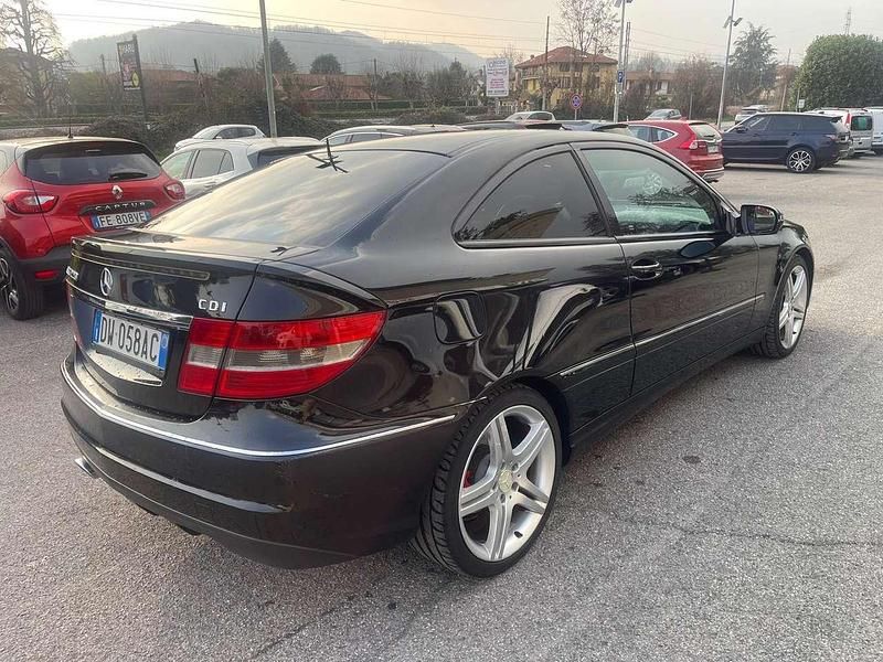Usata Mercedes CLC220 Chrome 150 CV (110 kW) 2009 Nero Utilitaria