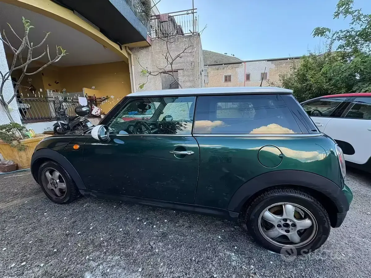 Begagnad Mini Cooper D 109 HK (80 kW) 2007 Grön Halvkombi