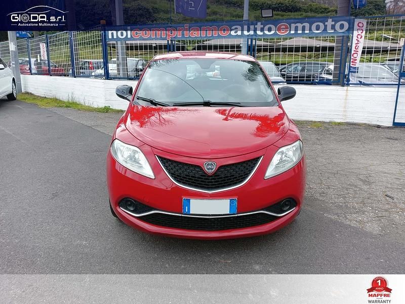 Usata Lancia Ypsilon 95 CV (69 kW) 2016 Rosso Utilitaria