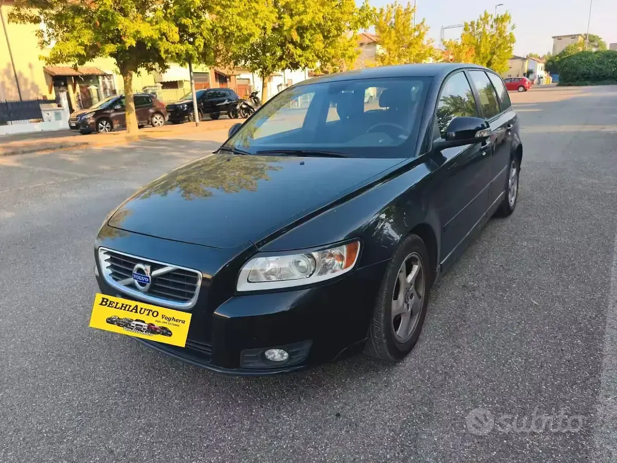 Usata Volvo V50 114 CV (83 kW) 2011 Nero Station wagon