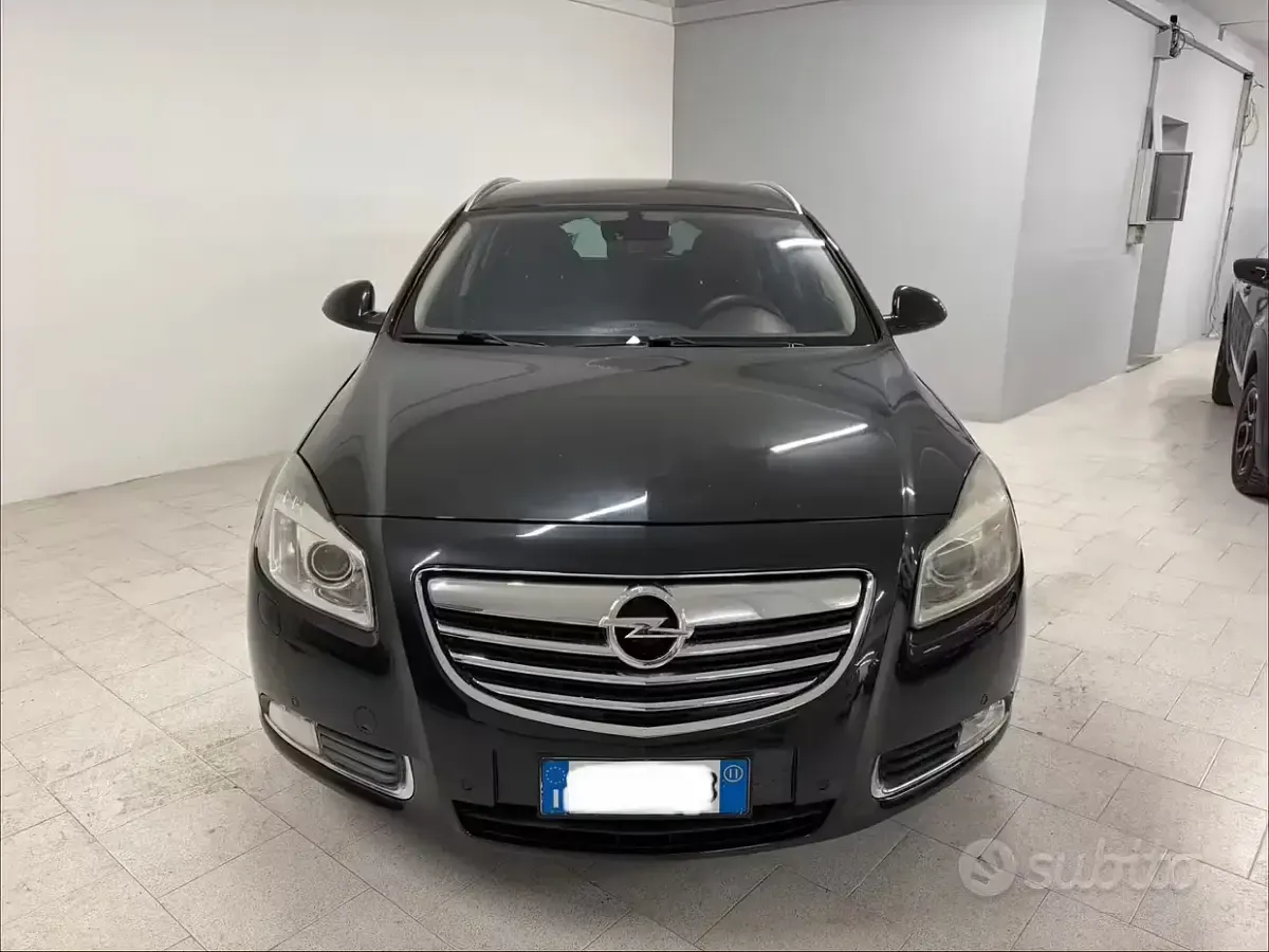 Usata Opel Insignia Cosmo 131 CV (96 kW) 2010 Nero Station wagon