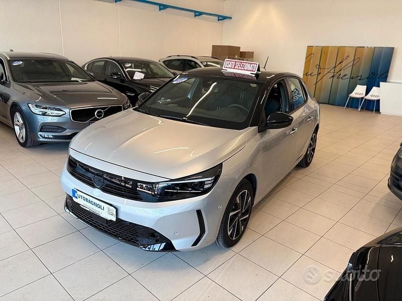 Usata Opel Corsa 100 CV (73 kW) 2025 Grigio Utilitaria
