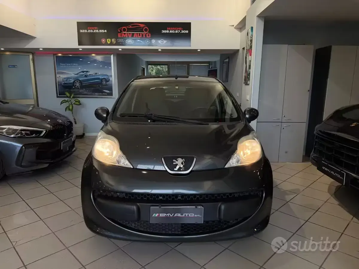 Usata Peugeot 107 68 CV (50 kW) 2007 Grigio Utilitaria