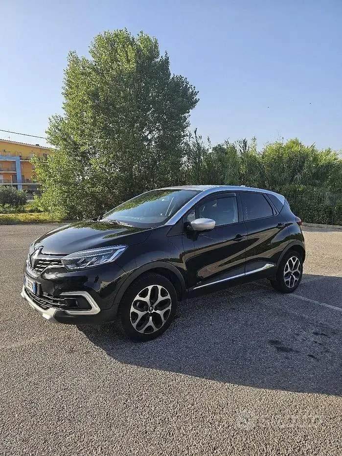 Usata Renault Captur 110 CV (80 kW) 2018 Nero SUV