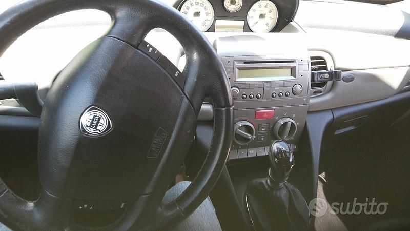 Usata Lancia Ypsilon 70 CV (51 kW) 2005 Utilitaria