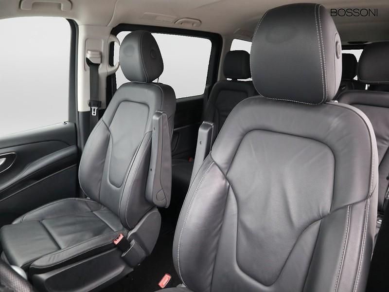 Usata Mercedes V300 Premium 239 CV (175 kW) 2023 Grigio Monovolume