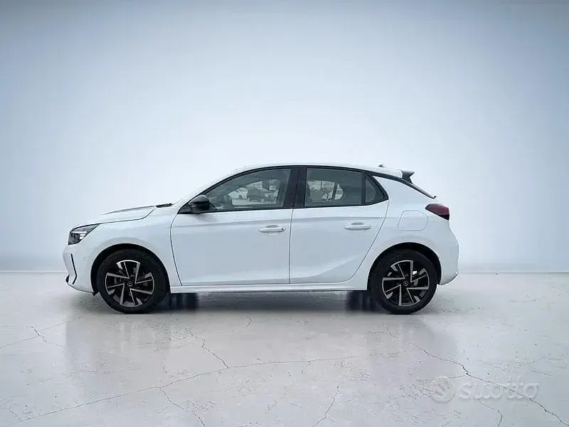 Usata Opel Corsa 101 CV (74 kW) 2025 Bianco Utilitaria