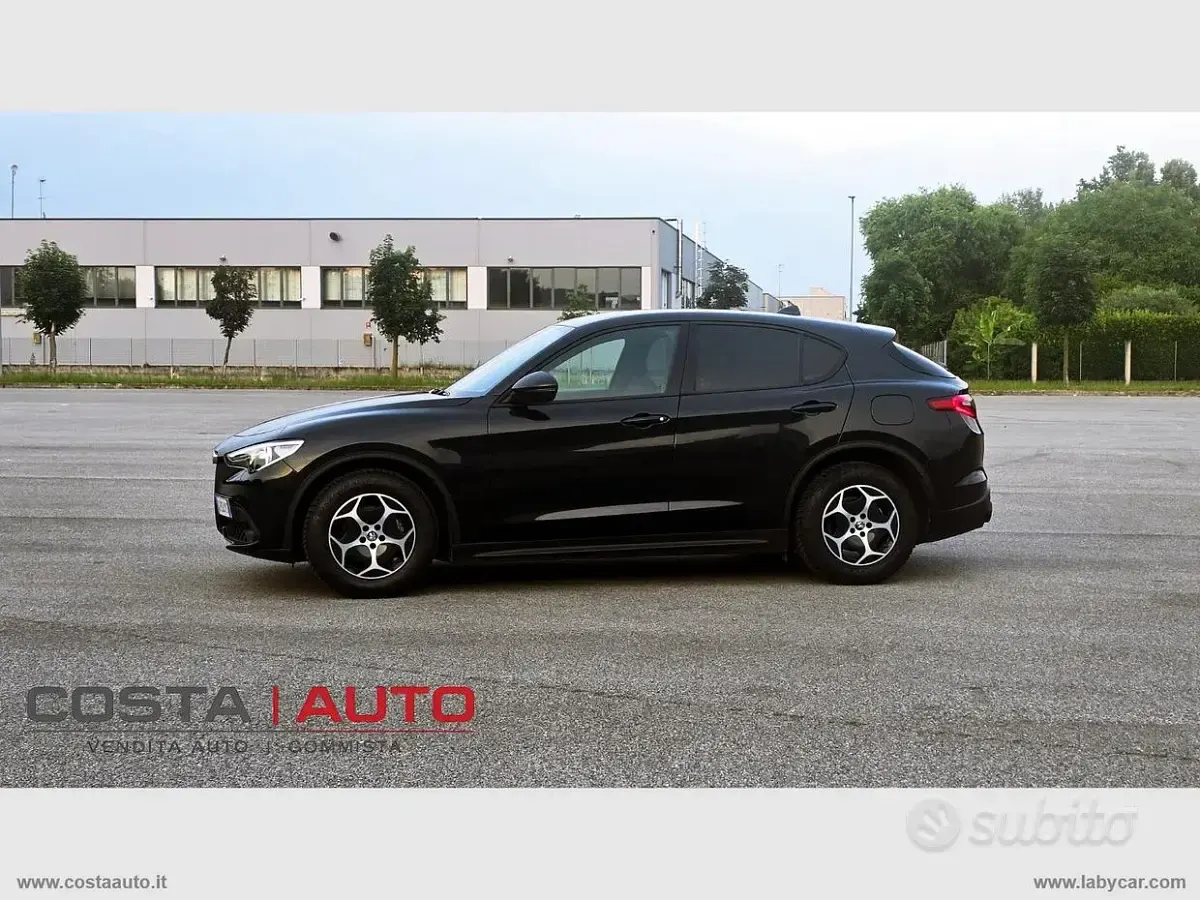 Usata Alfa Romeo Stelvio Super 160 CV (117 kW) 2022 Nero SUV