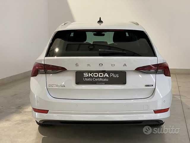 Usata Skoda Octavia Executive 150 CV (110 kW) 2024 Bianco Station wagon