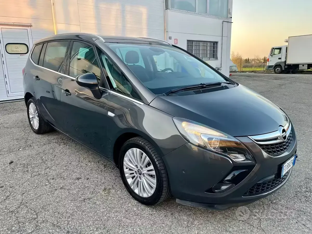 Usata Opel Zafira 136 CV (100 kW) 2016 Marrone Monovolume