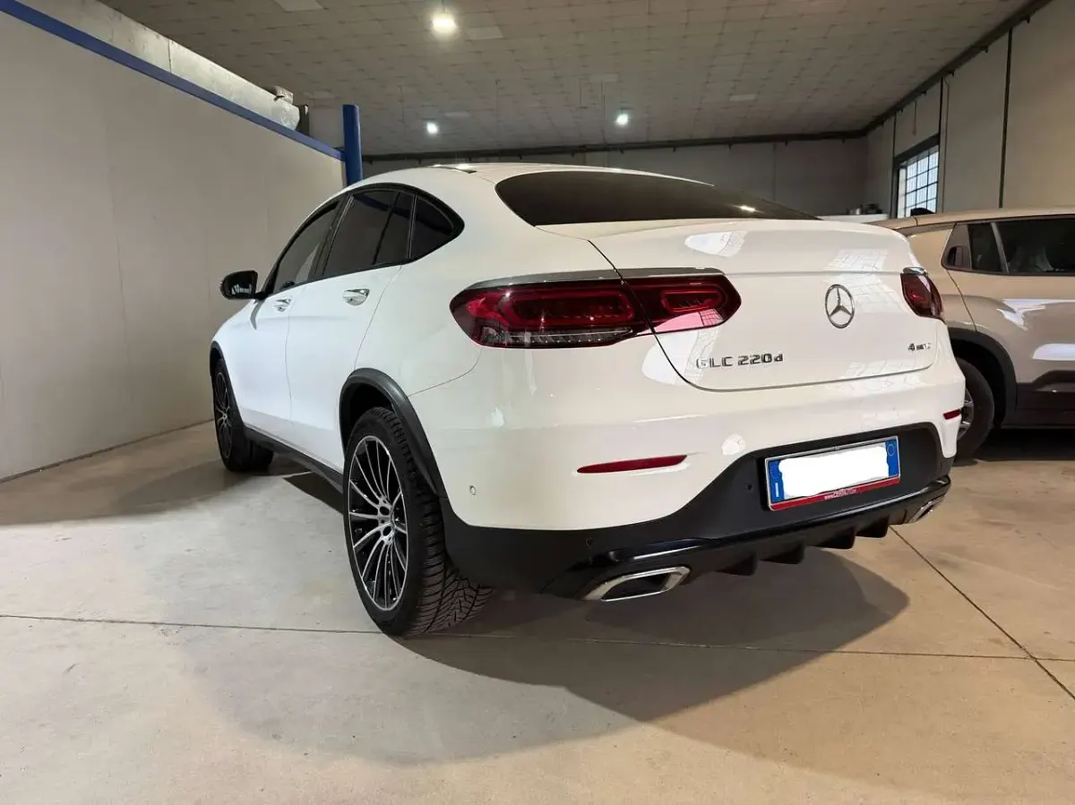 Usata Mercedes GLC220 AMG 194 CV (142 kW) 2023 Bianco polare SUV