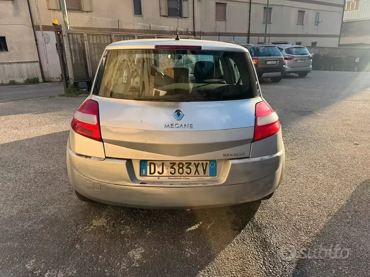 Gebraucht Renault Mégane 106 PS (77 kW) 2006 Grau Limousine