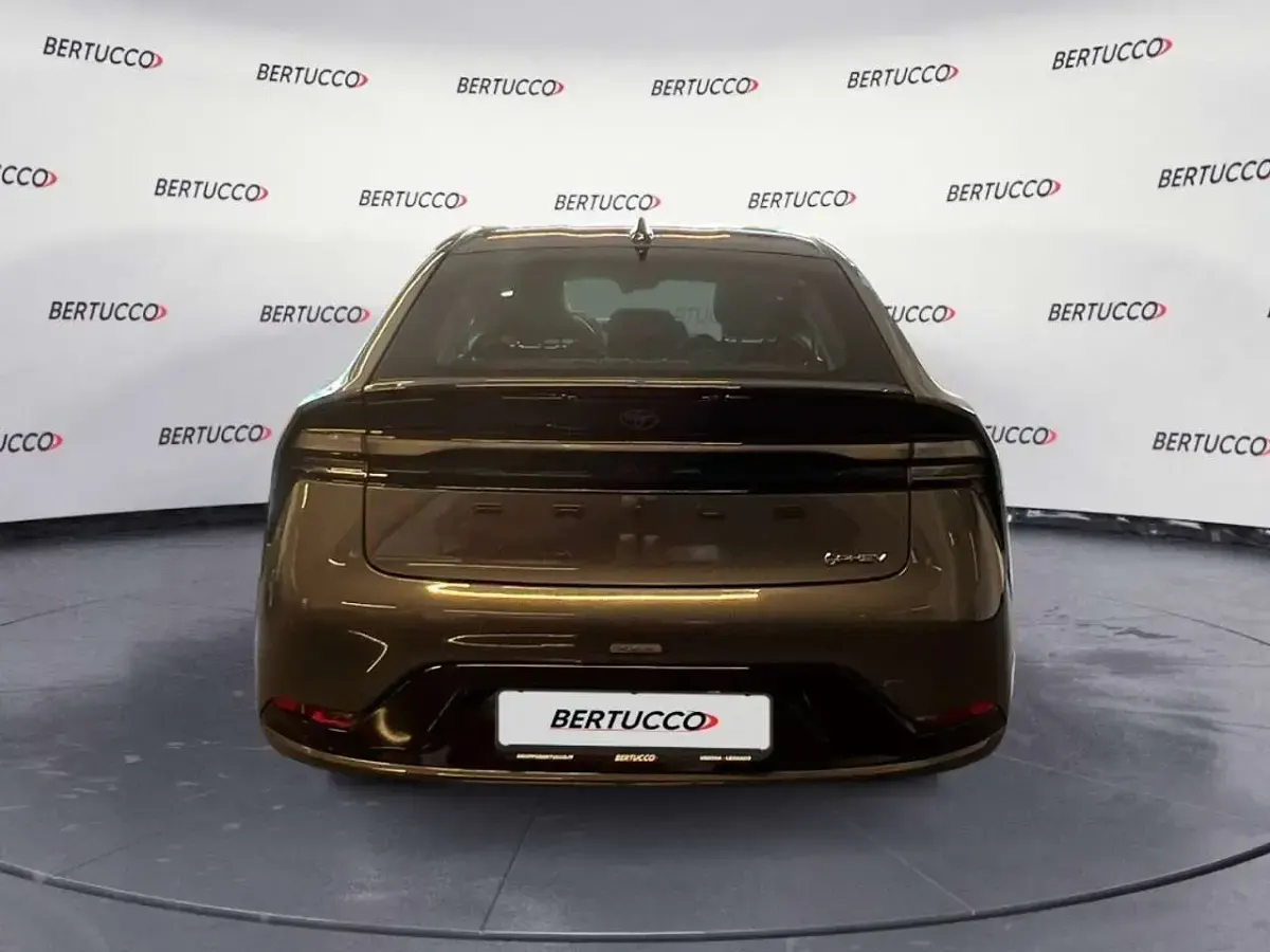 Usata Toyota Prius Lounge 223 CV (164 kW) 2025 Grigio Utilitaria