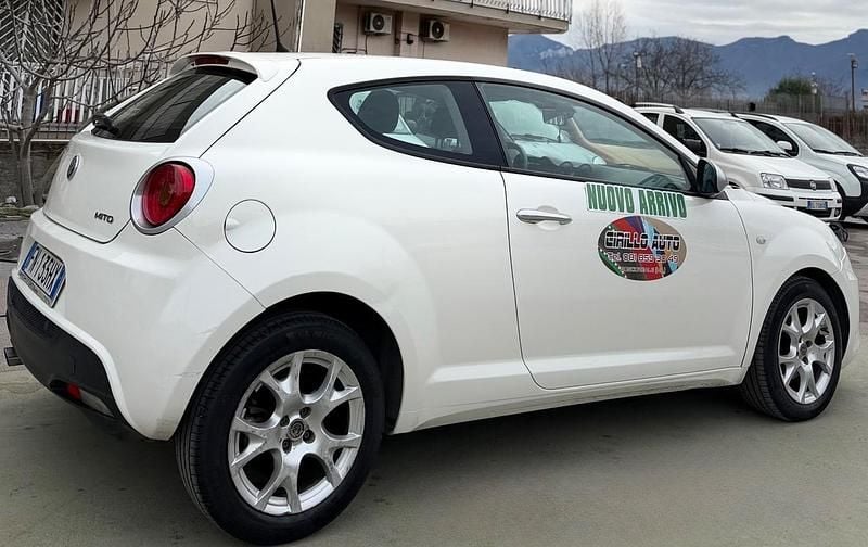 Usata Alfa Romeo MiTo 90 CV (66 kW) 2018 Beige Utilitaria