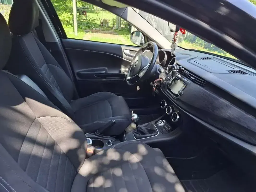 Usata Alfa Romeo Giulietta Super 120 CV (88 kW) 2017 Utilitaria