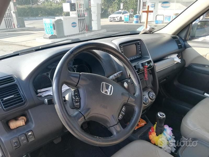 Grigio Usata 2006 Honda CR-V SUV | 5800 € (Cara) - Immagine 1/4