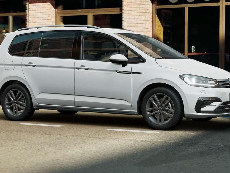 Nuova VW Touran Business 150 CV (110 kW) 2026 Pure white Monovolume