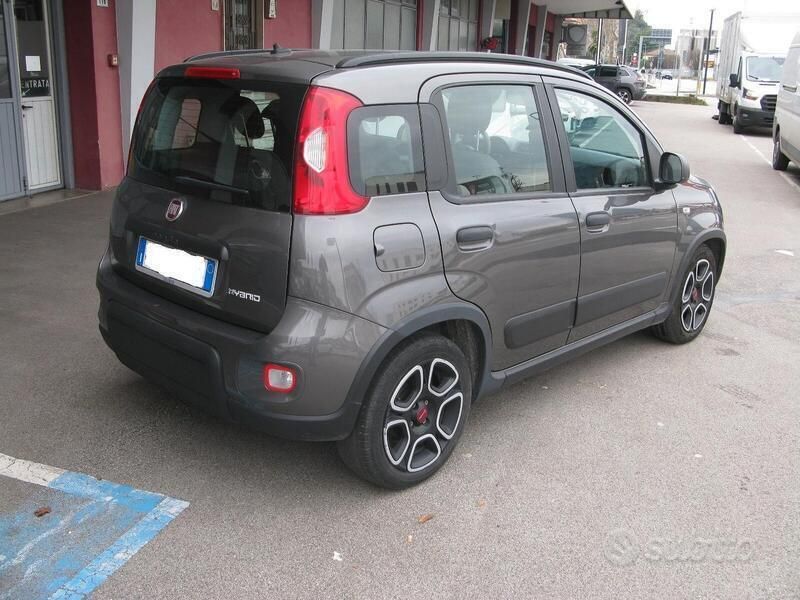 Usata Fiat Panda City Life 71 CV (52 kW) 2022 Grigio Utilitaria
