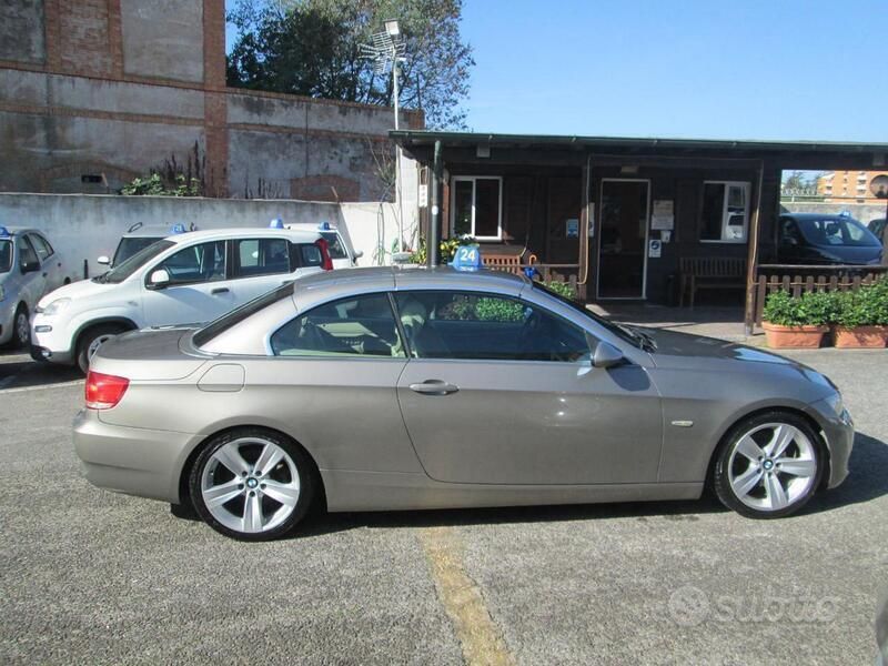 Usata BMW 320 Cabriolet 170 CV (125 kW) 2008 Oro Cabrio