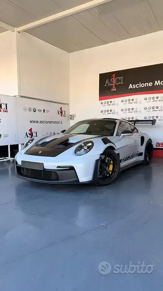 Usata Porsche 992 525 CV (386 kW) 2025 Grigio chiaro Coupé