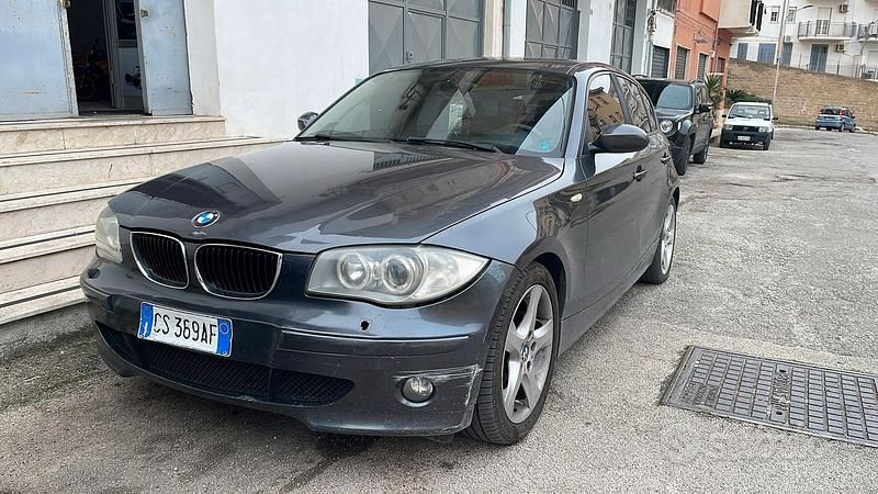 Usata BMW 120 163 CV (119 kW) 2004 Grigio Utilitaria