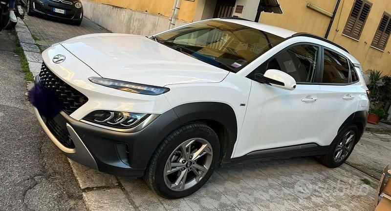Bianco Usata 2021 Hyundai Kona SUV | 16.500 € (Ottimo prezzo) - Immagine 1/4