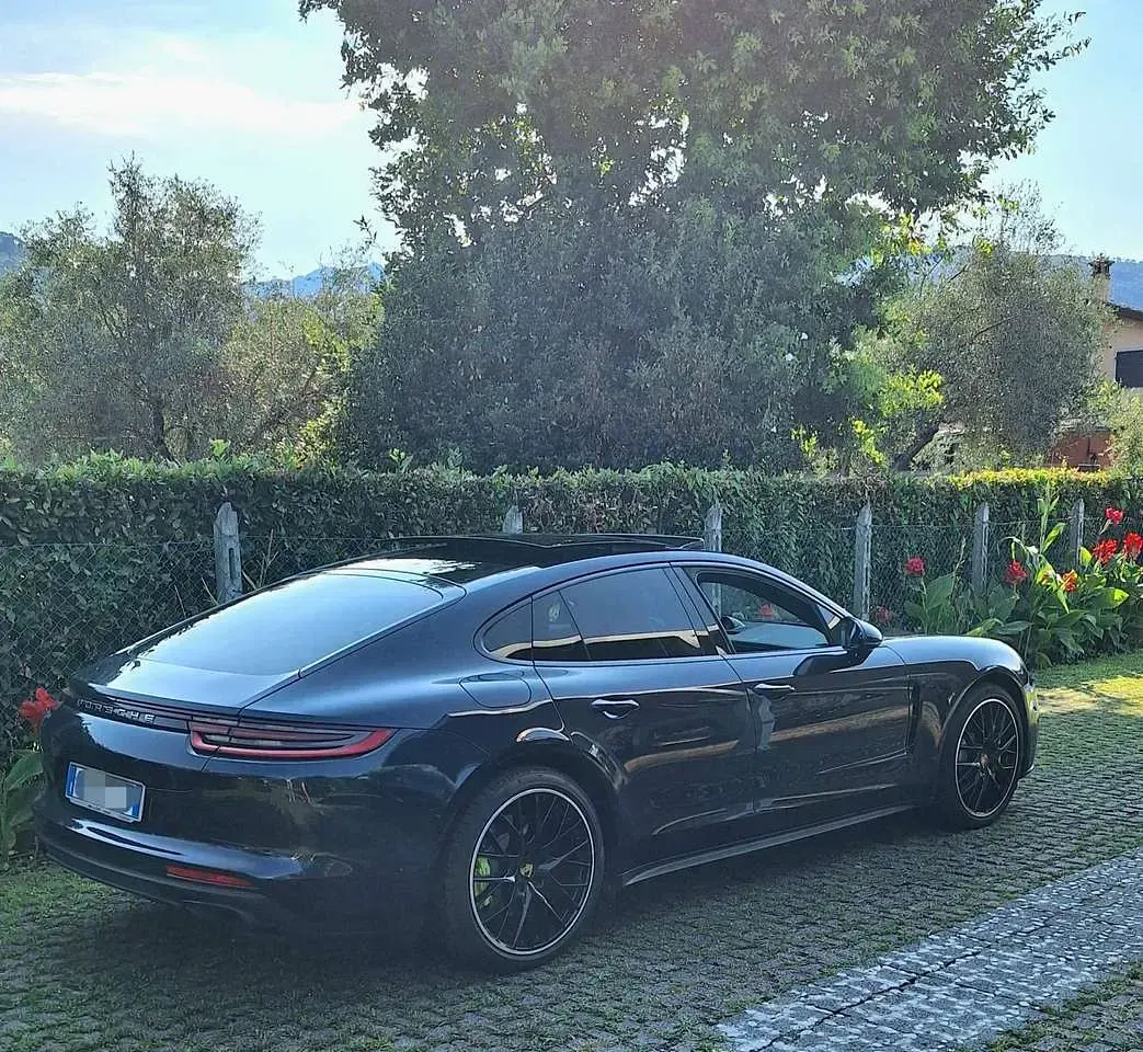 Usata Porsche Panamera 4 E-Hybrid Executive Executive 330 CV (242 kW) 2018 Blu/azzurro Utilitaria